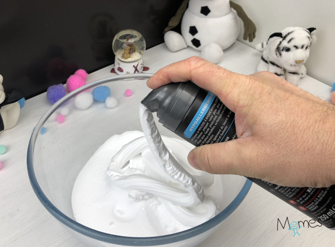 Recette - Comment faire de la neige artificielle maison ? | MOMES