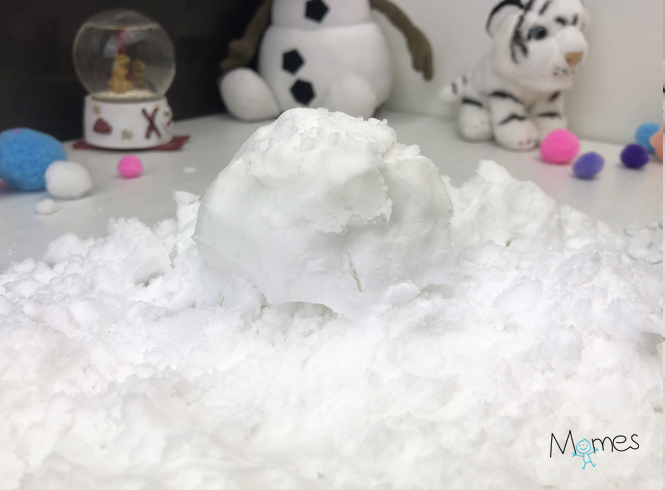Recette - Comment faire de la neige artificielle maison ? | MOMES